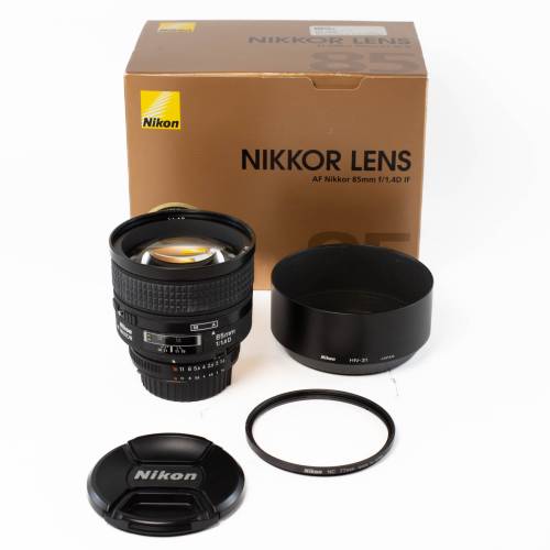 TVignette pour Nikon AF 85mm F1.4 D + HN-31 *A+*