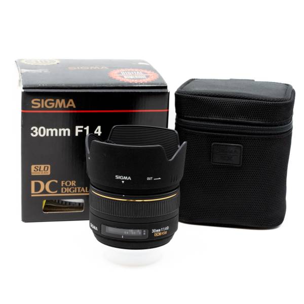 Sigma 30mm f/1.4 EX DC HSM *A+*