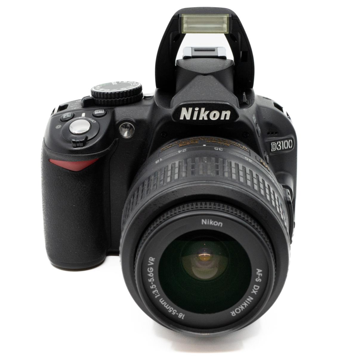 Nikon D3100 avec AF-S DX NIKKOR 18-55mm f/3.5-5.6G VR *A*
