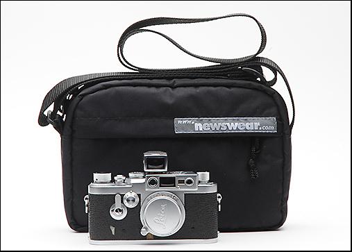 Newswear Pochette The Rangefinder