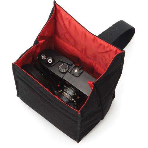 Artisan&Artist ACAM-75 camera pouch